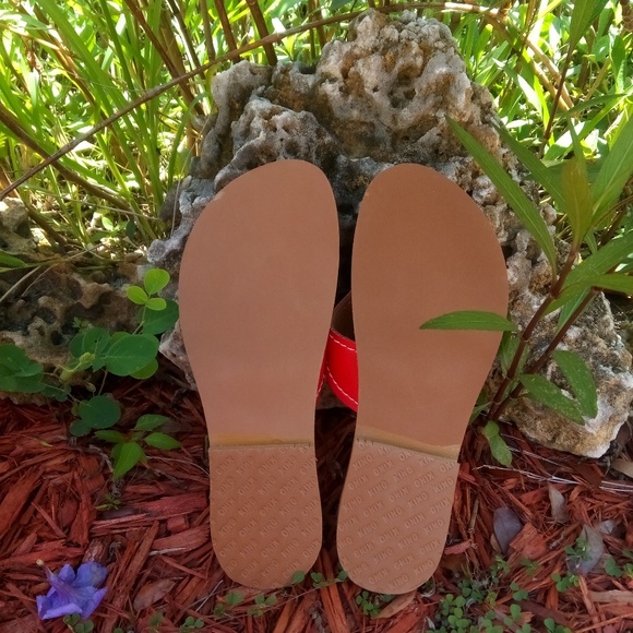 Red Kino Lily Rope Thong Sandals - Picture 7 of 7